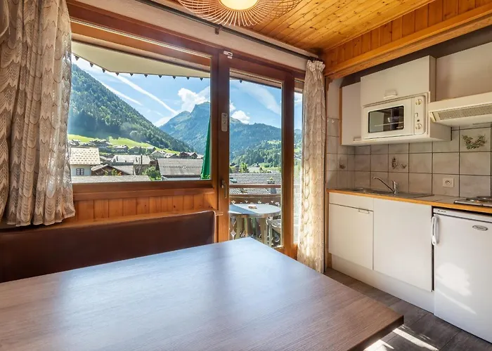 Les Cotes, Loisirs Et Hotel Morzine