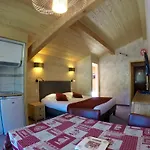 Les Cotes, Loisirs Et Hotel
